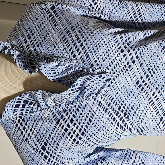 J. Mclaughlin Durham Blue Patterned Top. Cataling Stretch Cloth. 3/4‎ Sleeves. M - Picture 2 of 9